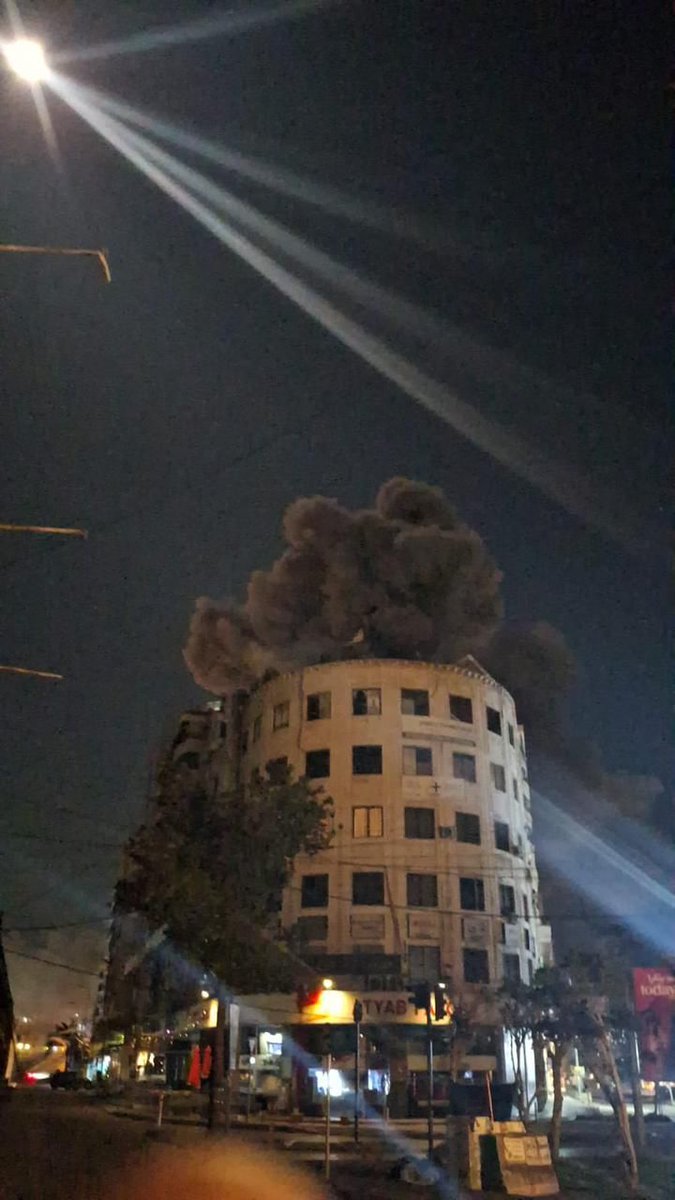 قناة المنار: العدو الصهيوني يستهدف مبنى قناة المنار في حارة حريك بالضاحية الجنوبية لبيروت