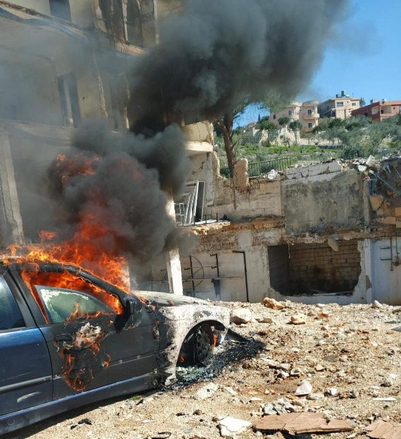 استهداف سيارة في يحمر