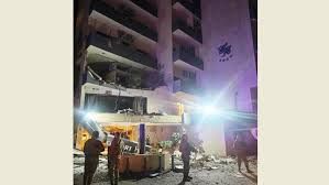 وزارة الصحة تدعو لحماية المنشآت الطبية بعد غارة إسرائيلية تتسبب بأضرار وإصابات في مستشفى بهمن