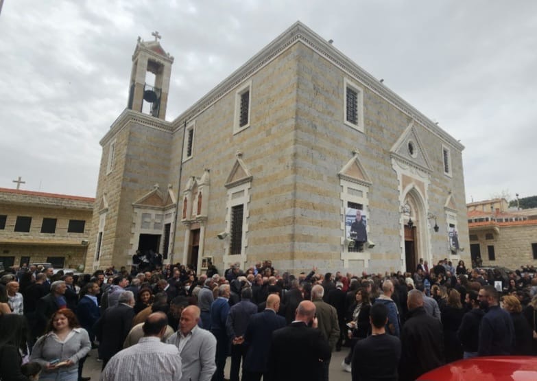 كاهن رعية القليعة الاب بيار الراعي: 