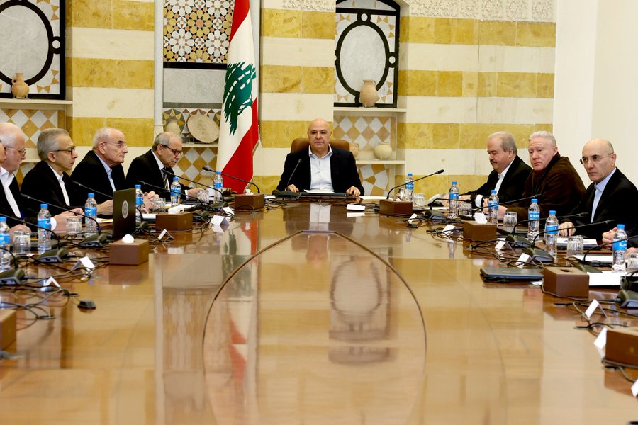 قائد الجيش اجتمع مع أركان القيادة وقادة الوحدات والأفواج العملانية