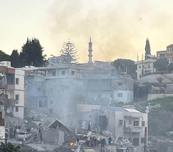 انتشال شهيدين في غارة على صير الغربية عند الساعة 6:30 صباحا