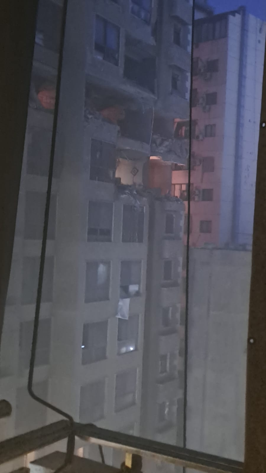 مصدر أمني لبناني للتلفزيون العربي: المستهدف في الغارة الإسرائيلية على عائشة بكار ببيروت عضو في حركة حماس