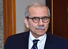 رئيس الحكومة تلقى اتصالا من الرئيس الفرنسي جدد خلاله دعم بلاده للبنان