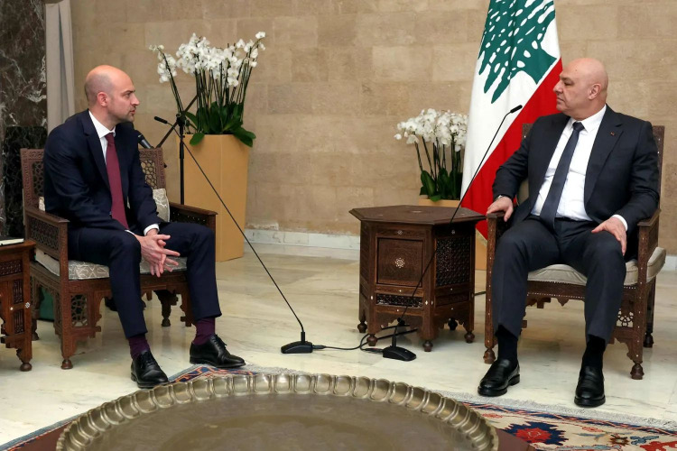 عون يستقبل بارو: فرنسا تدعم مبادرة وقف التصعيد وتعزيز دور الجيش