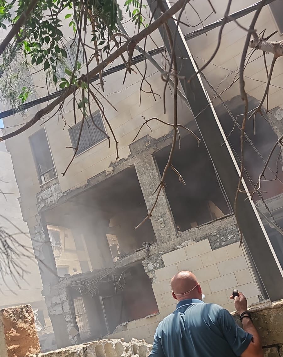 المعلومات الأولية تشير إلى محاولة اغتيال باستهداف شقة في مشروع الريان في الشويفات