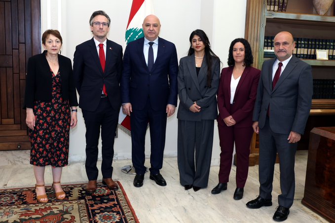 عون: من المهم اعتماد مقاربة سياسية وعسكرية واقتصادية واجتماعية لمسألة سحب سلاح 
