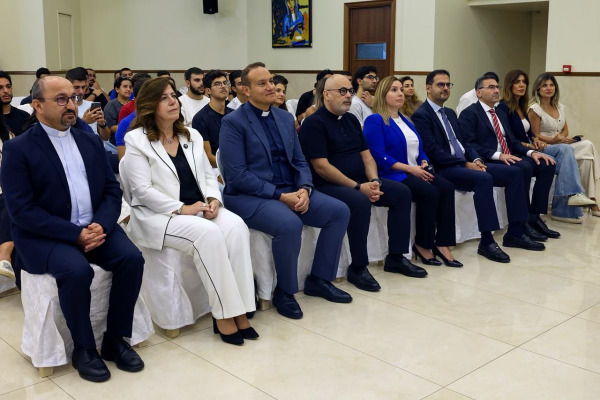 بايراقداريان رعت ندوة في الأنطونية ضمن 